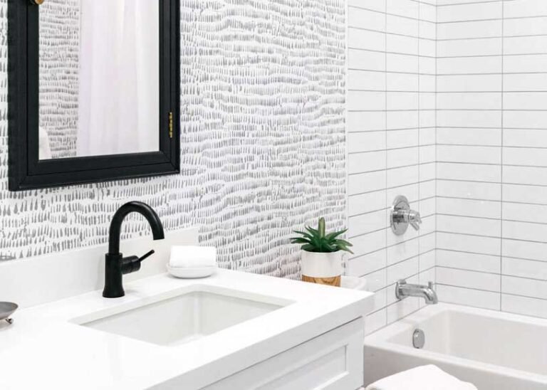 Wallpaper for Bathrooms: Trends to Transform Your Space
